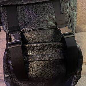 Tod’s Black Pebbled Leather Backpack – Italy – Luxury Men’s Bag